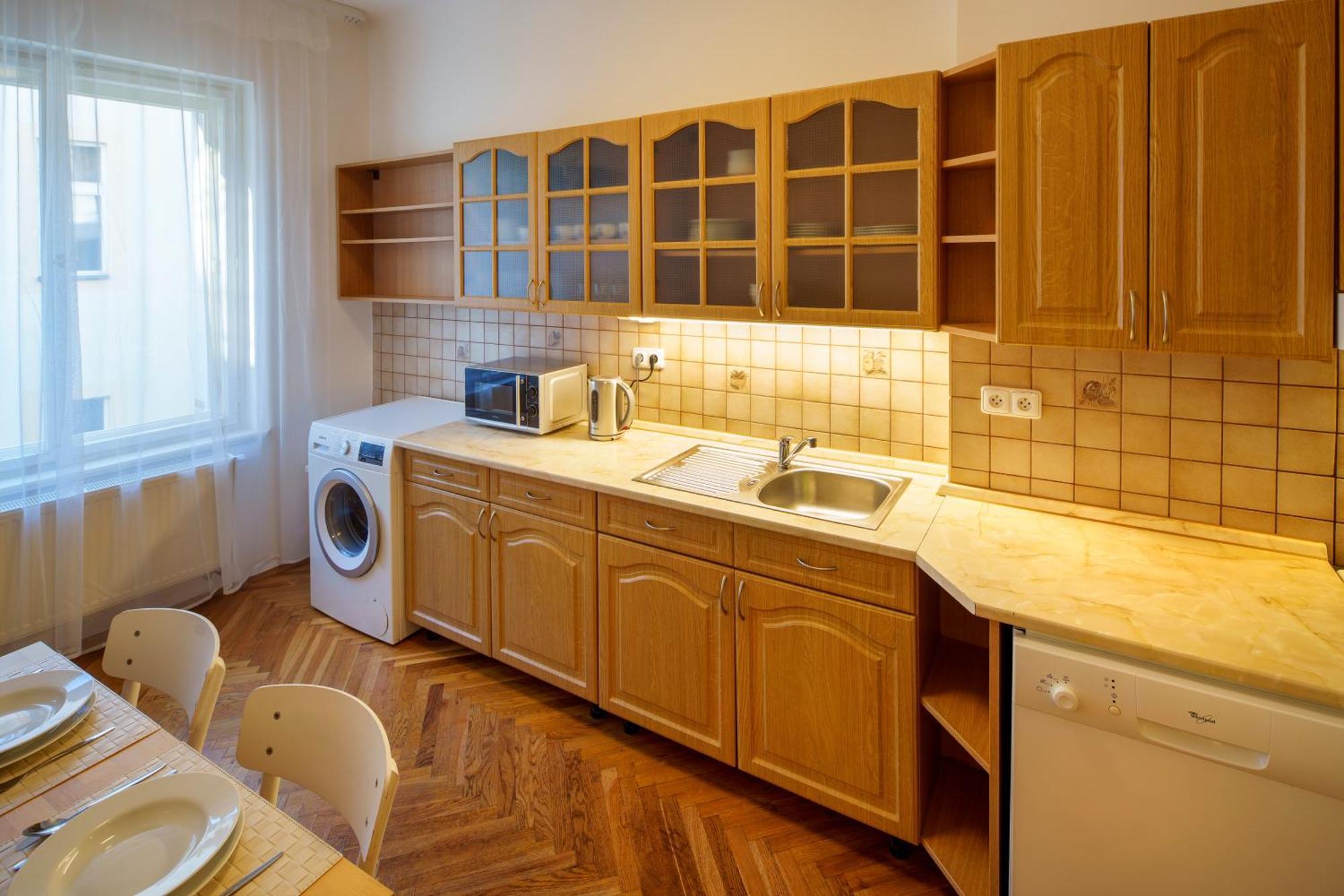 Old Town - 3 Bedroom 3 Bathroom Kitchen * Prague