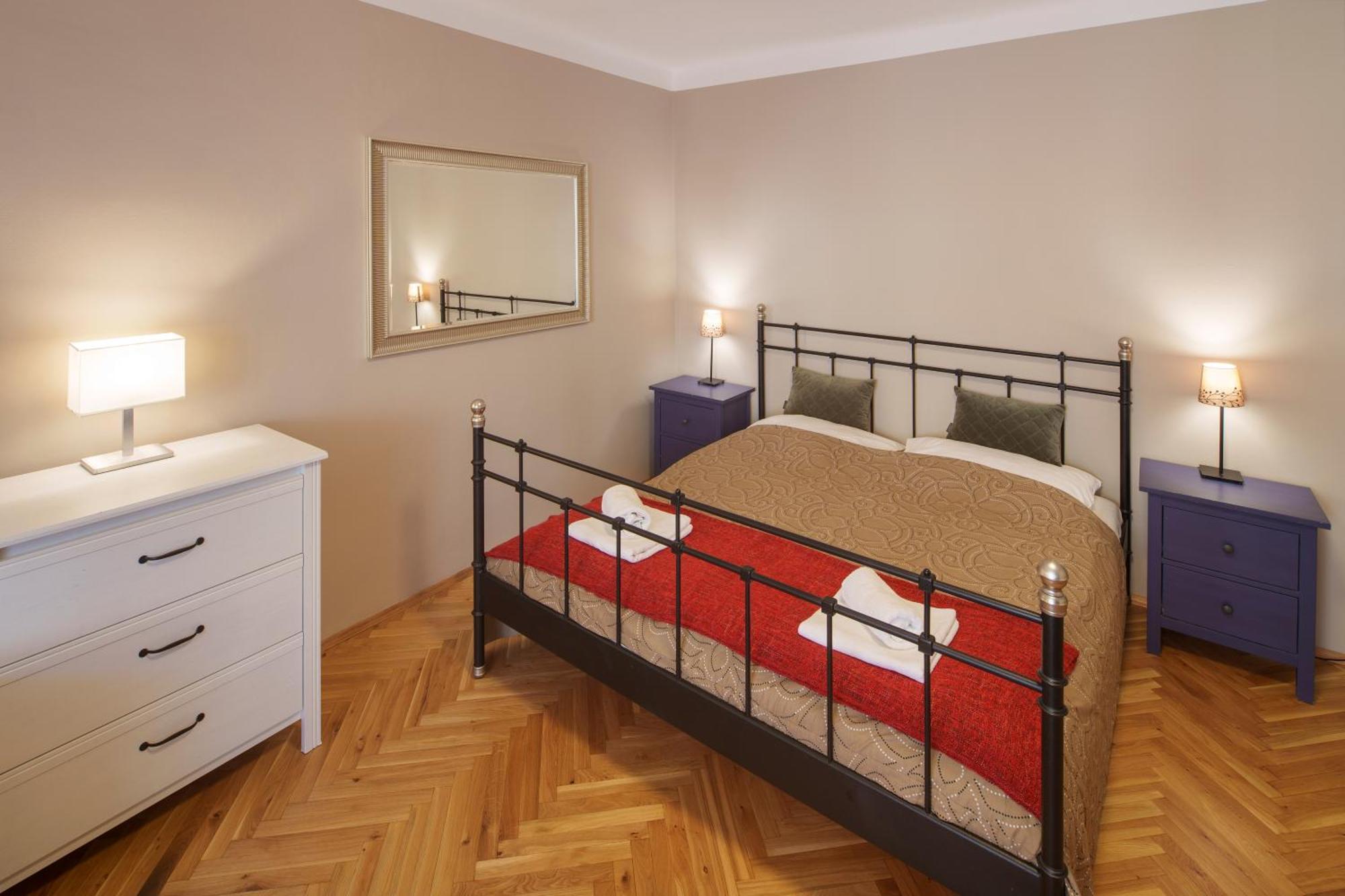 Old Town - 3 Bedroom 3 Bathroom Kitchen Prague