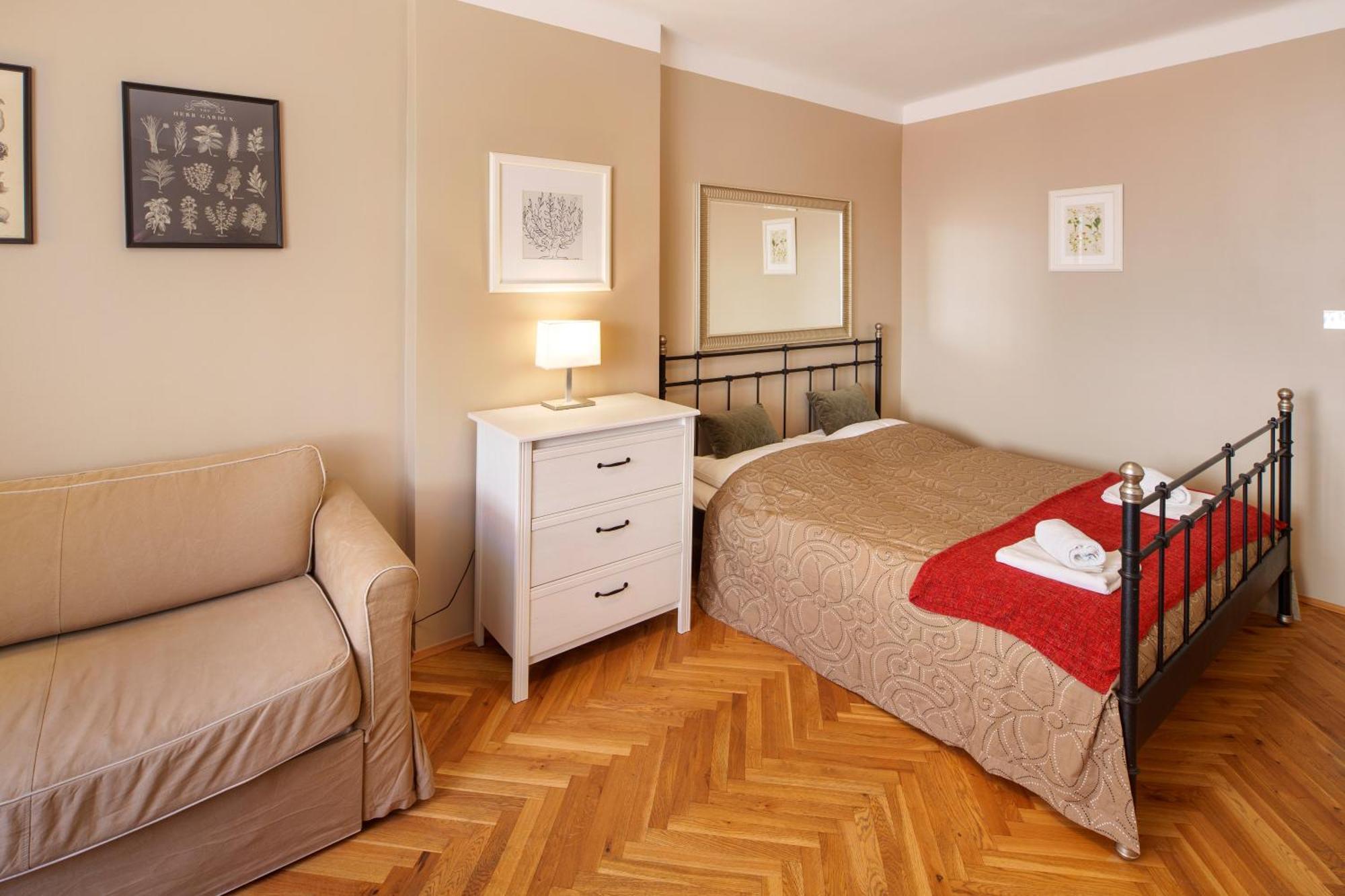 Old Town - 3 Bedroom 3 Bathroom Kitchen Prague